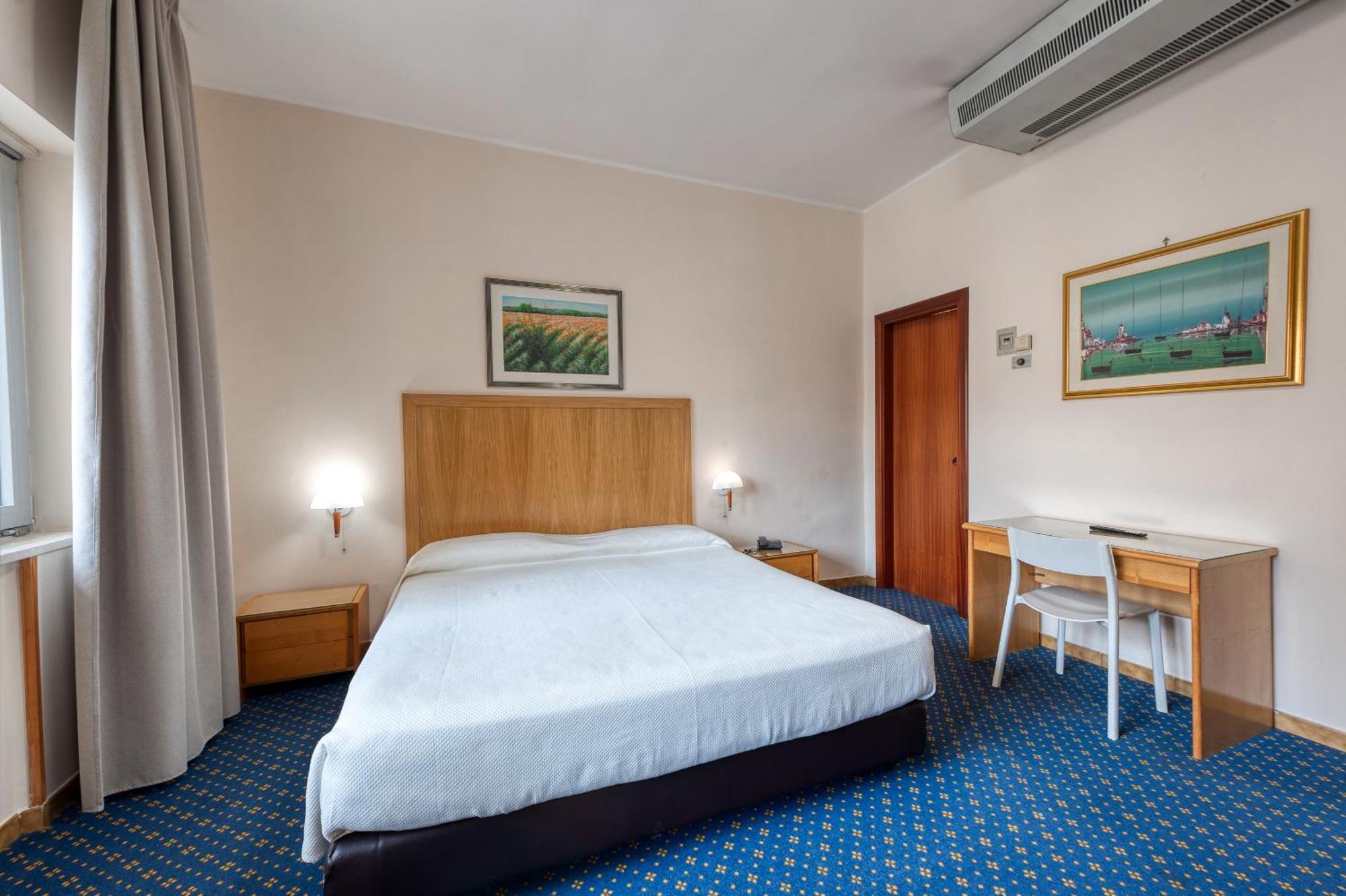 Hotel Barsotti Brindisi Exterior photo