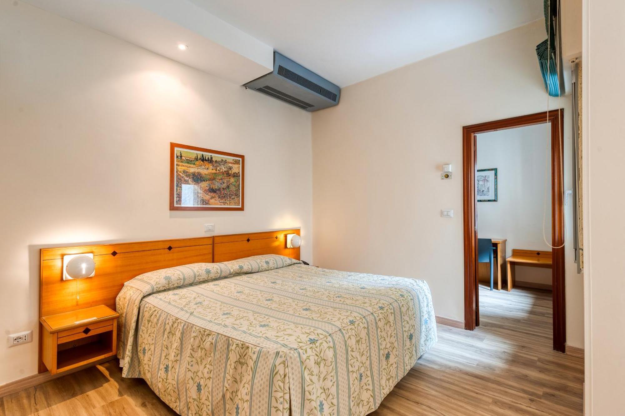 Hotel Barsotti Brindisi Exterior photo